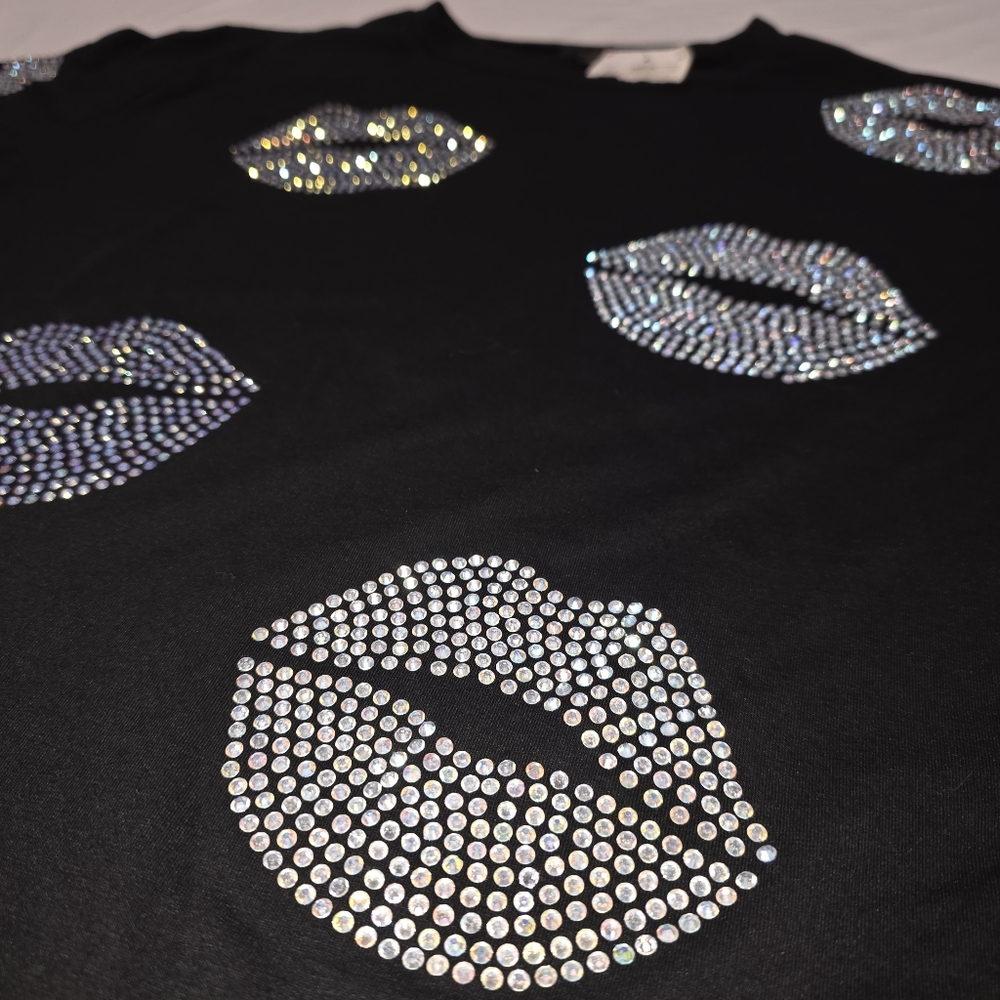 New ONTWELFTH Rhinestone Lips Tshirt 2X
